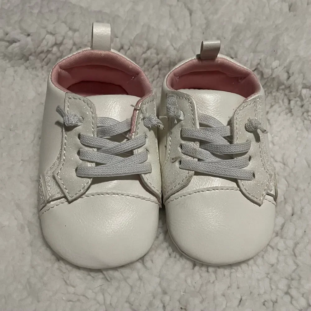 Carter's girls White Baby Soft Sole Shoes First Walker laced Sneakers 6-12 month